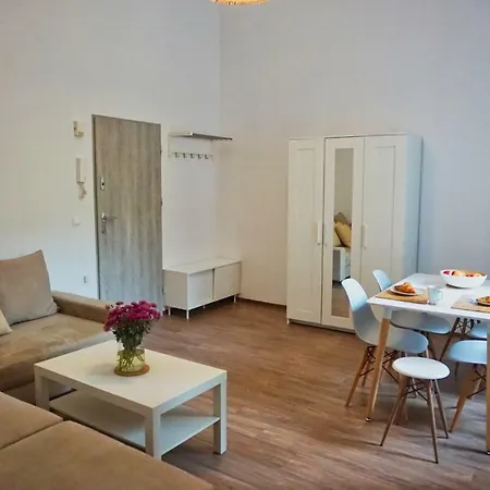 Apartment Palace Of Culture, Modern City Center Suite! *