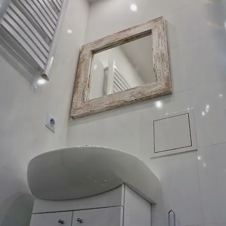 Apartment Palace Of Culture, Modern City Center Suite!